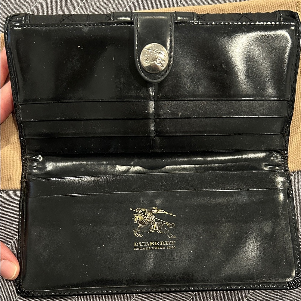 Burberry Black Quilted Wallet with Logo Accent - Picture 2 of 5